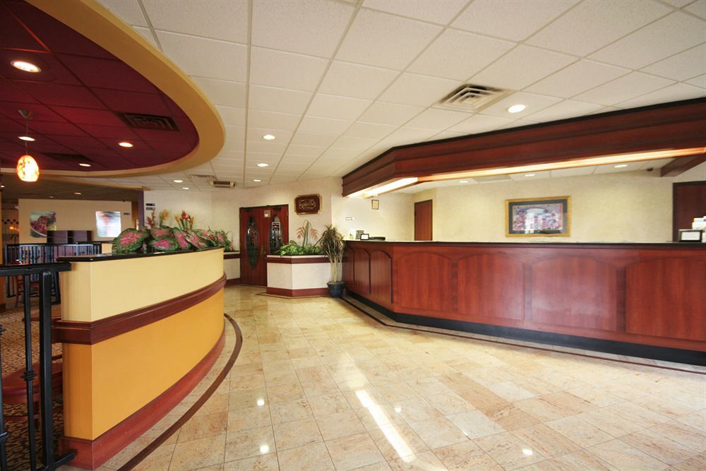 Suburban - Darlington Hotel