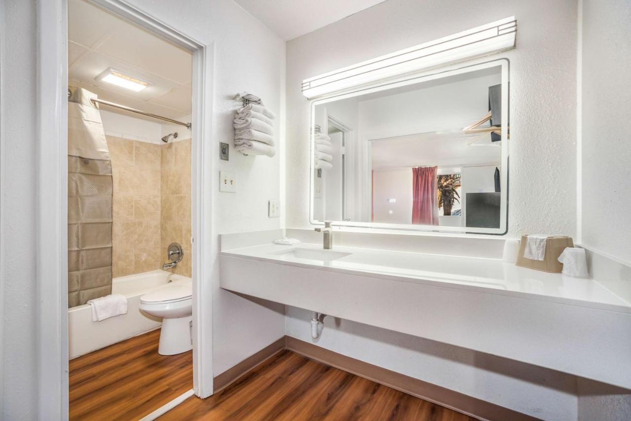 Hotel 6-florence, Sc 2*