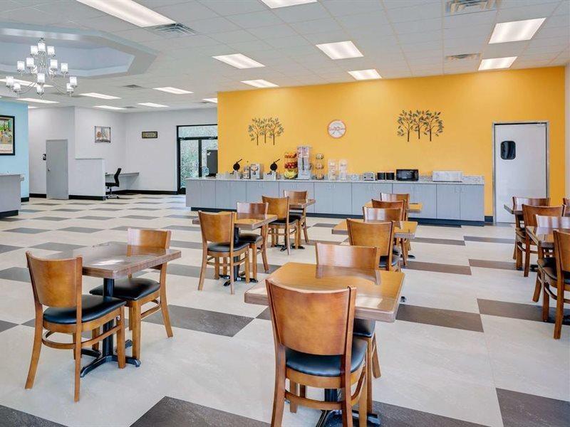 Hotel Howard Johnson By Wyndham 4*