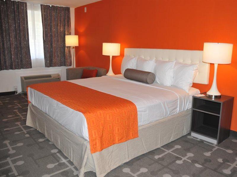 Howard Johnson By Wyndham Hotel 4*