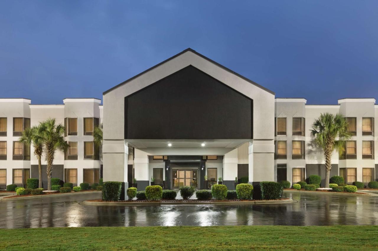 Country & By Radisson, Florence, Sc Florence