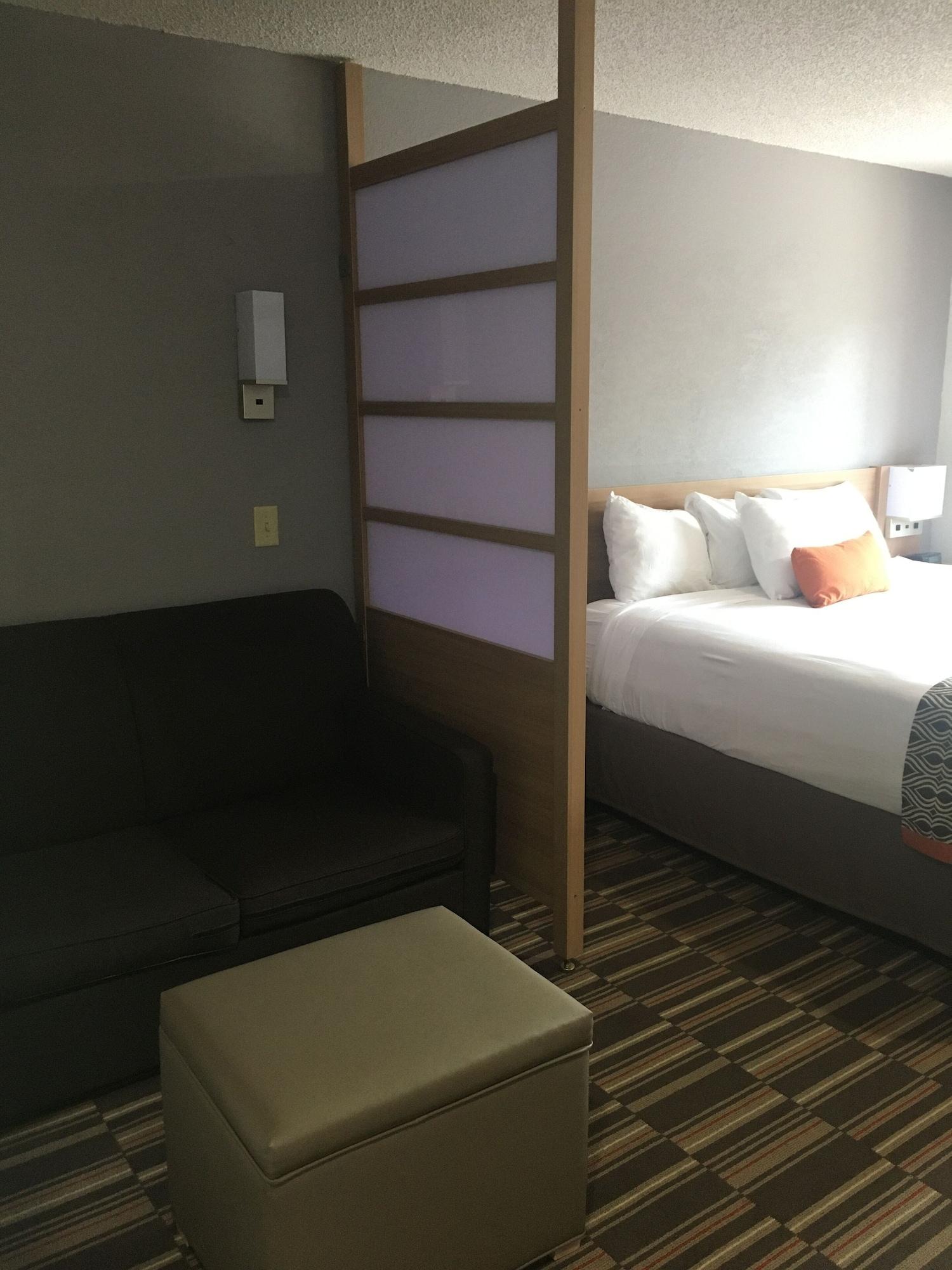 Hotel Microtel & By Wyndham