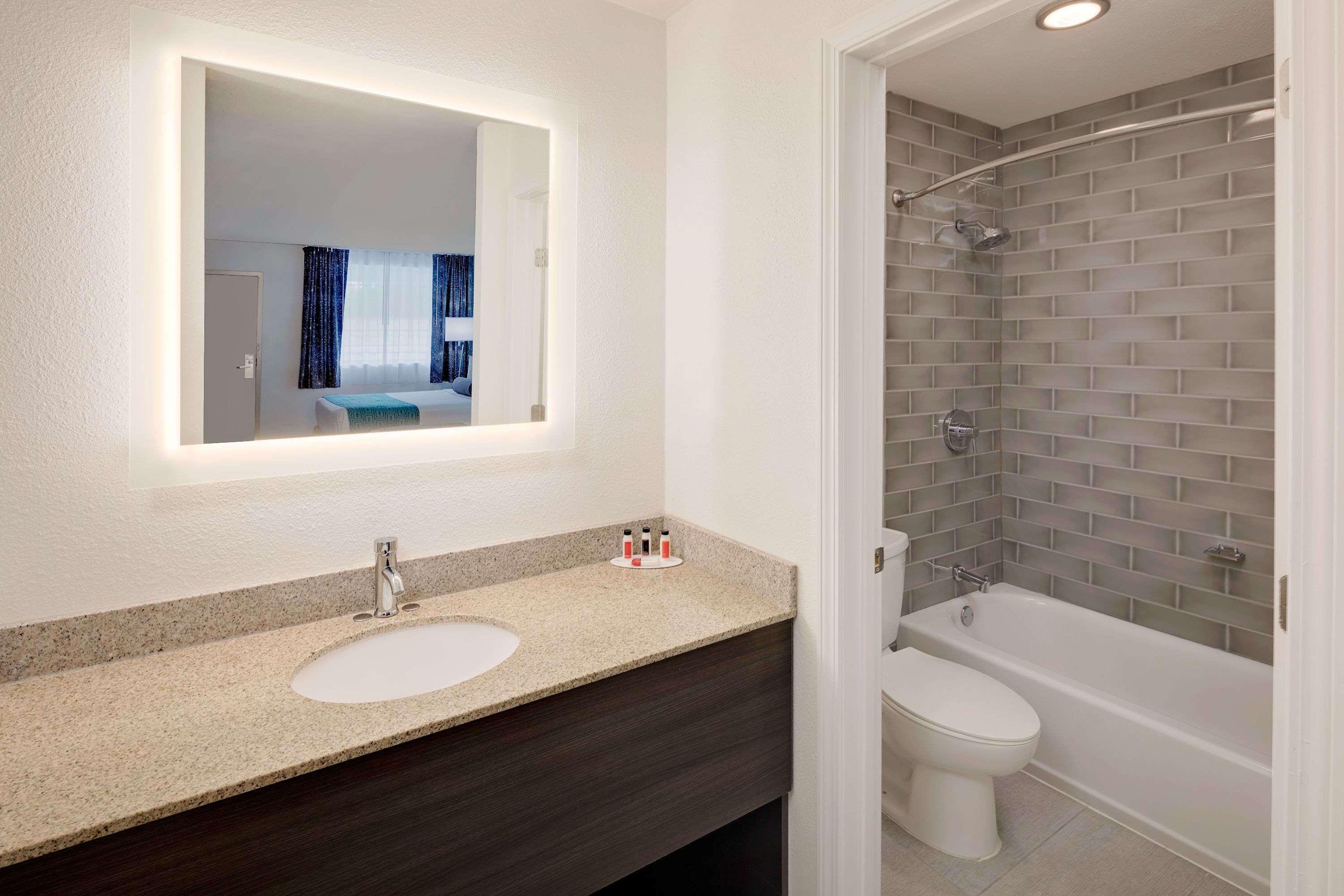 Howard Johnson By Wyndham 4* Florence