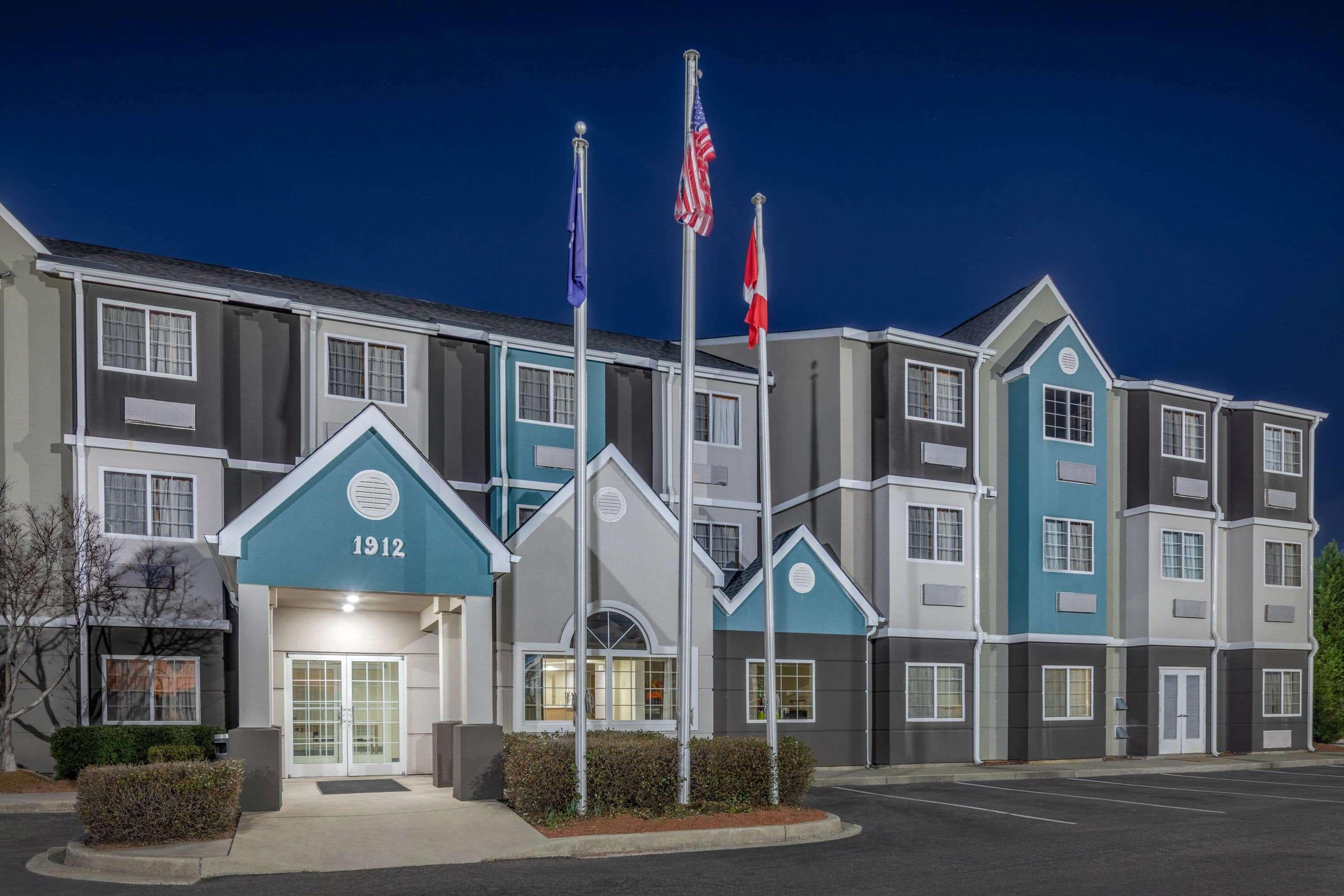 Microtel & By Wyndham Hotel 2*