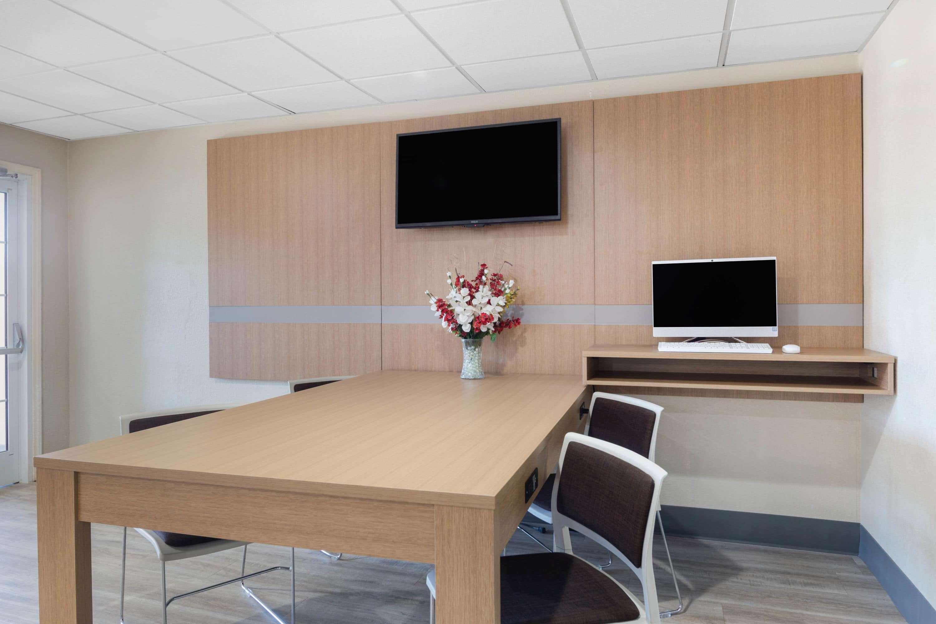 Microtel & By Wyndham 2* Florence