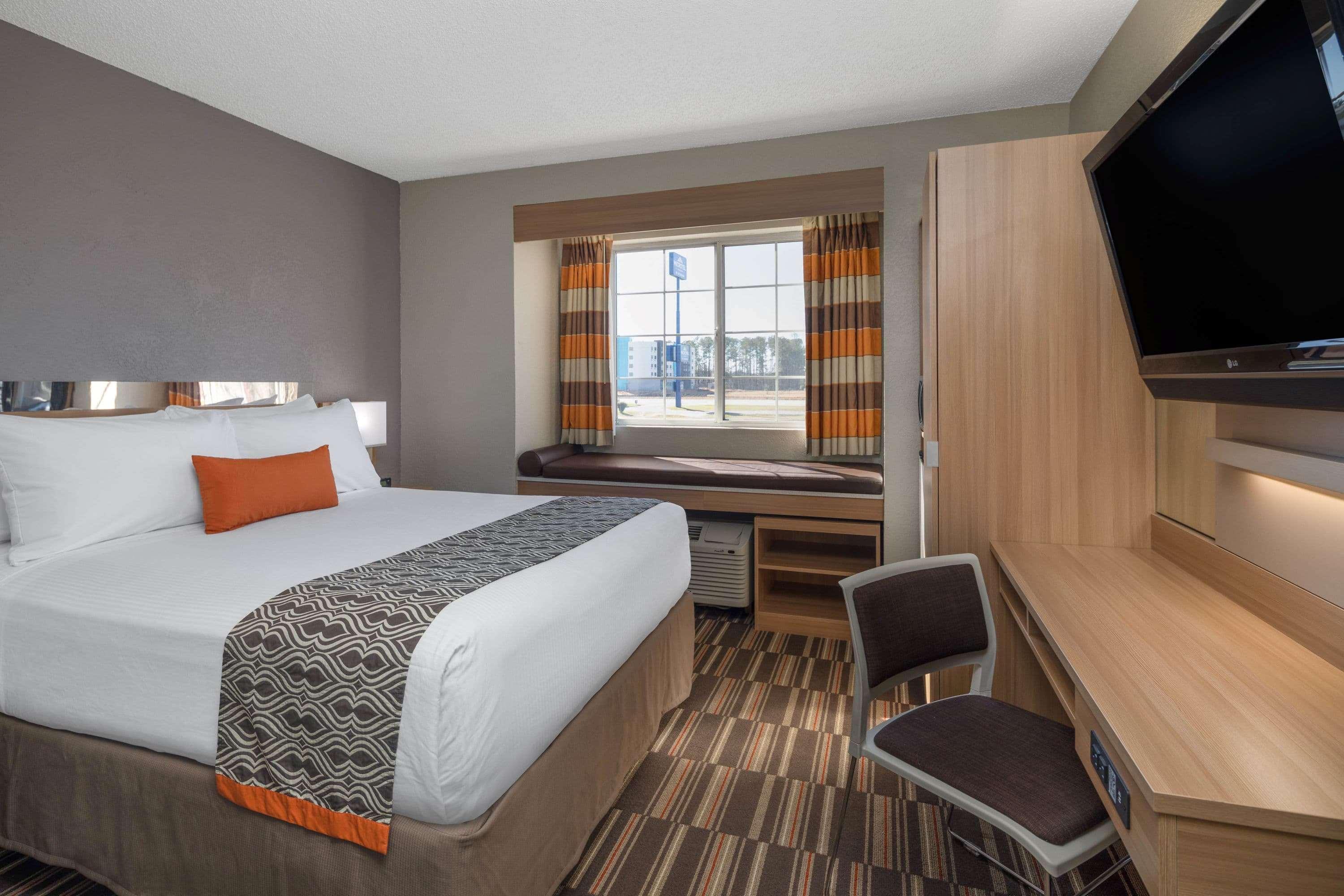 Microtel & By Wyndham Hotel 2*