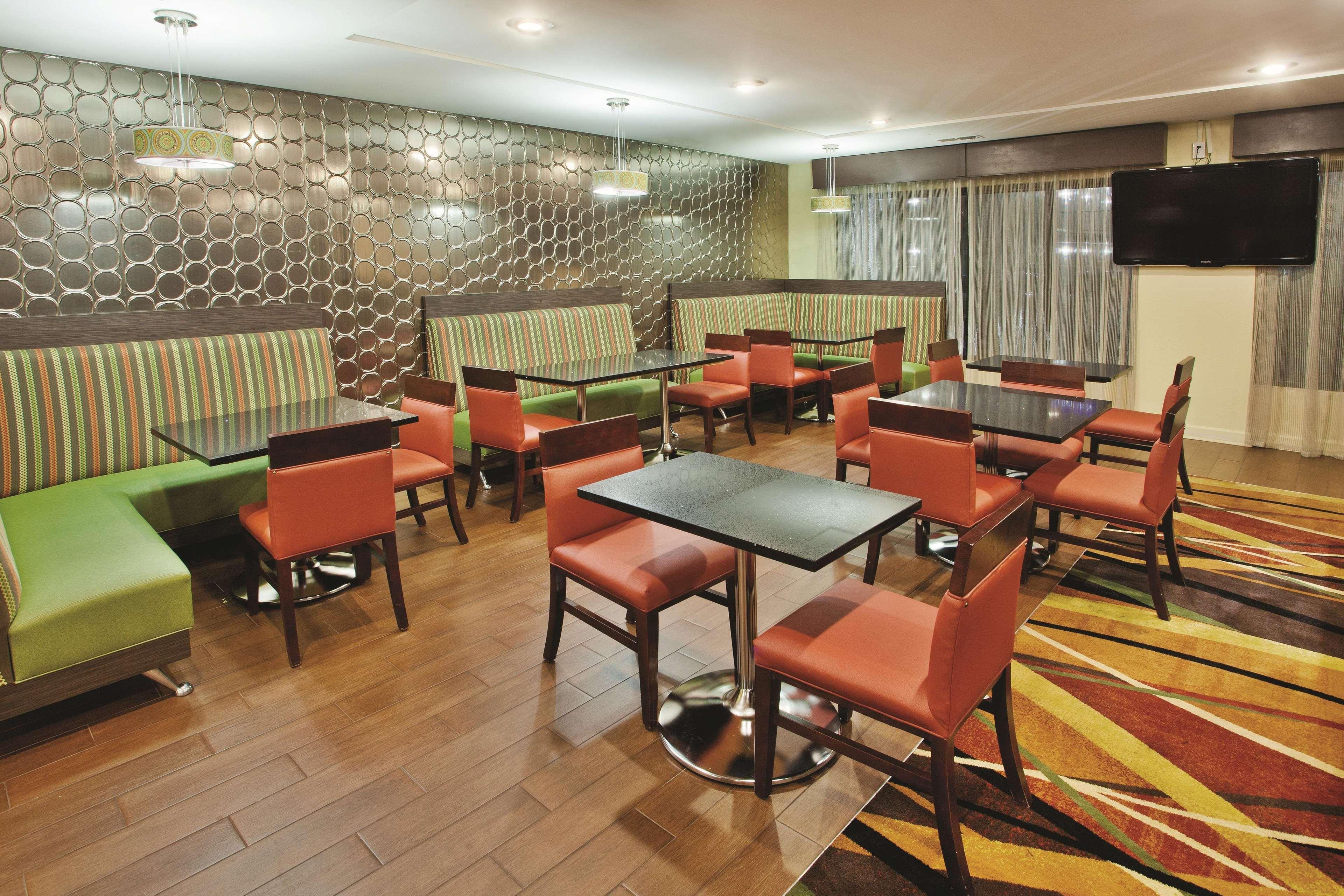 Hotel La Quinta By Wyndham 3*
