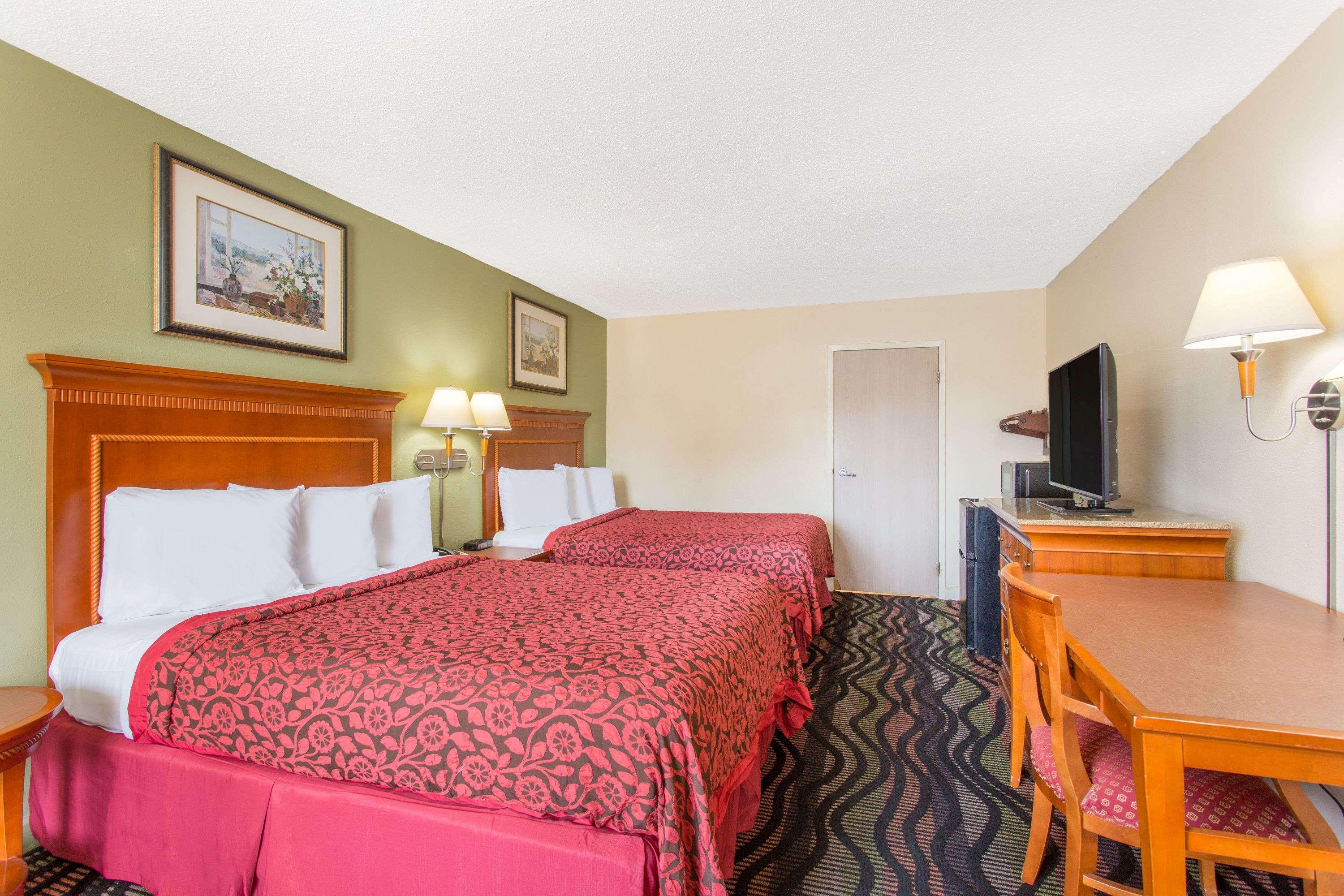 Days By Wyndham Florence/i-95 North Motel 2*