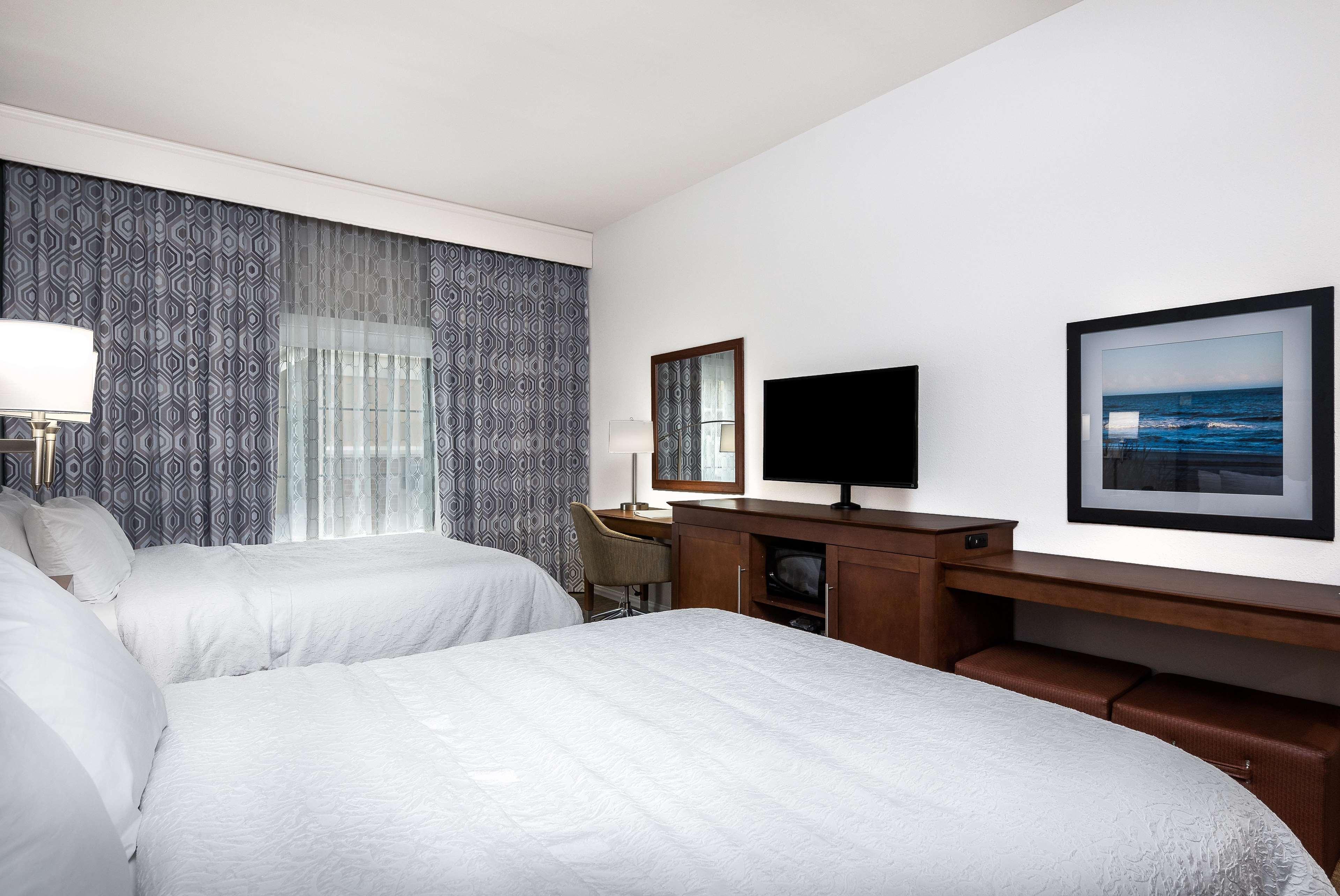 Hampton & Center Hotel