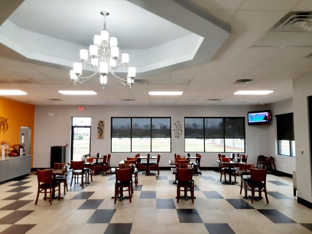 Howard Johnson By Wyndham Hotel 4*