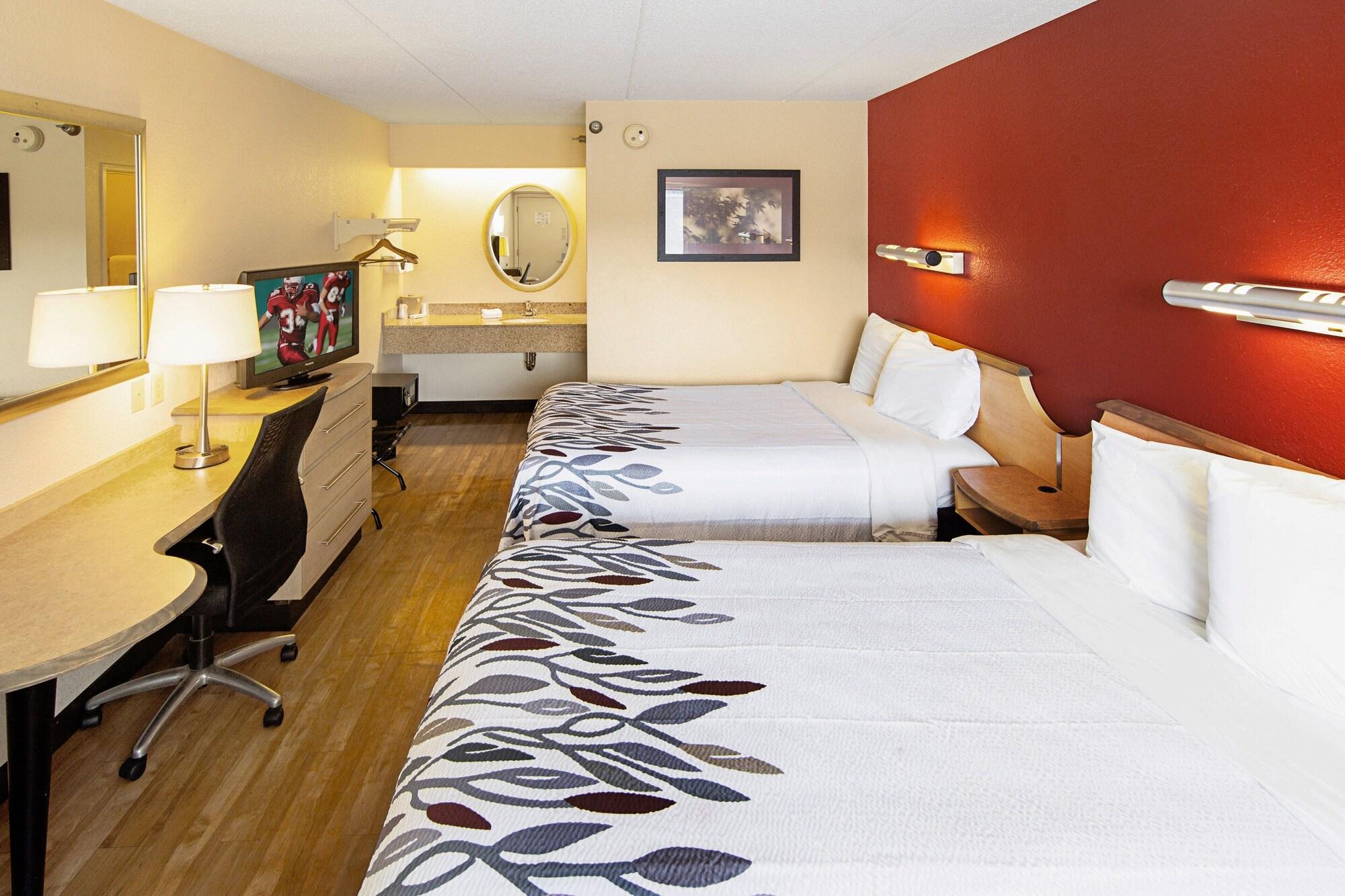 Motel Red Roof - Civic Center 2*