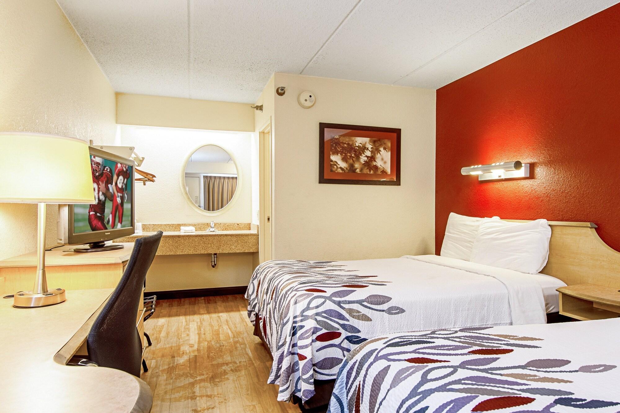 Red Roof - Civic Center Motel