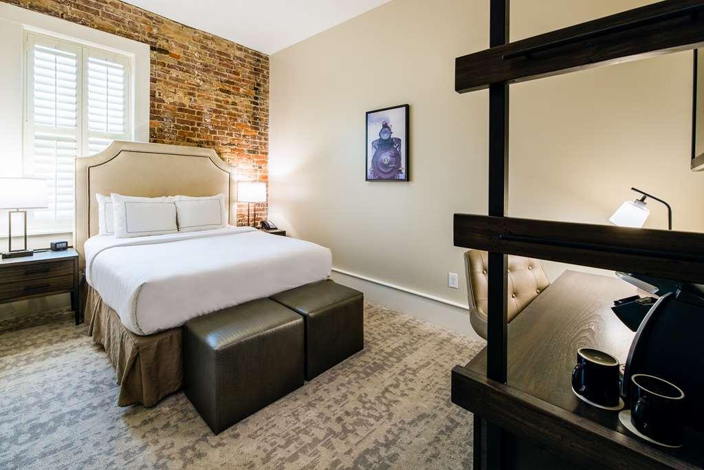 Tapestry Collection By Hilton *