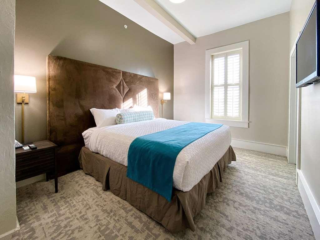 Tapestry Collection By Hilton *