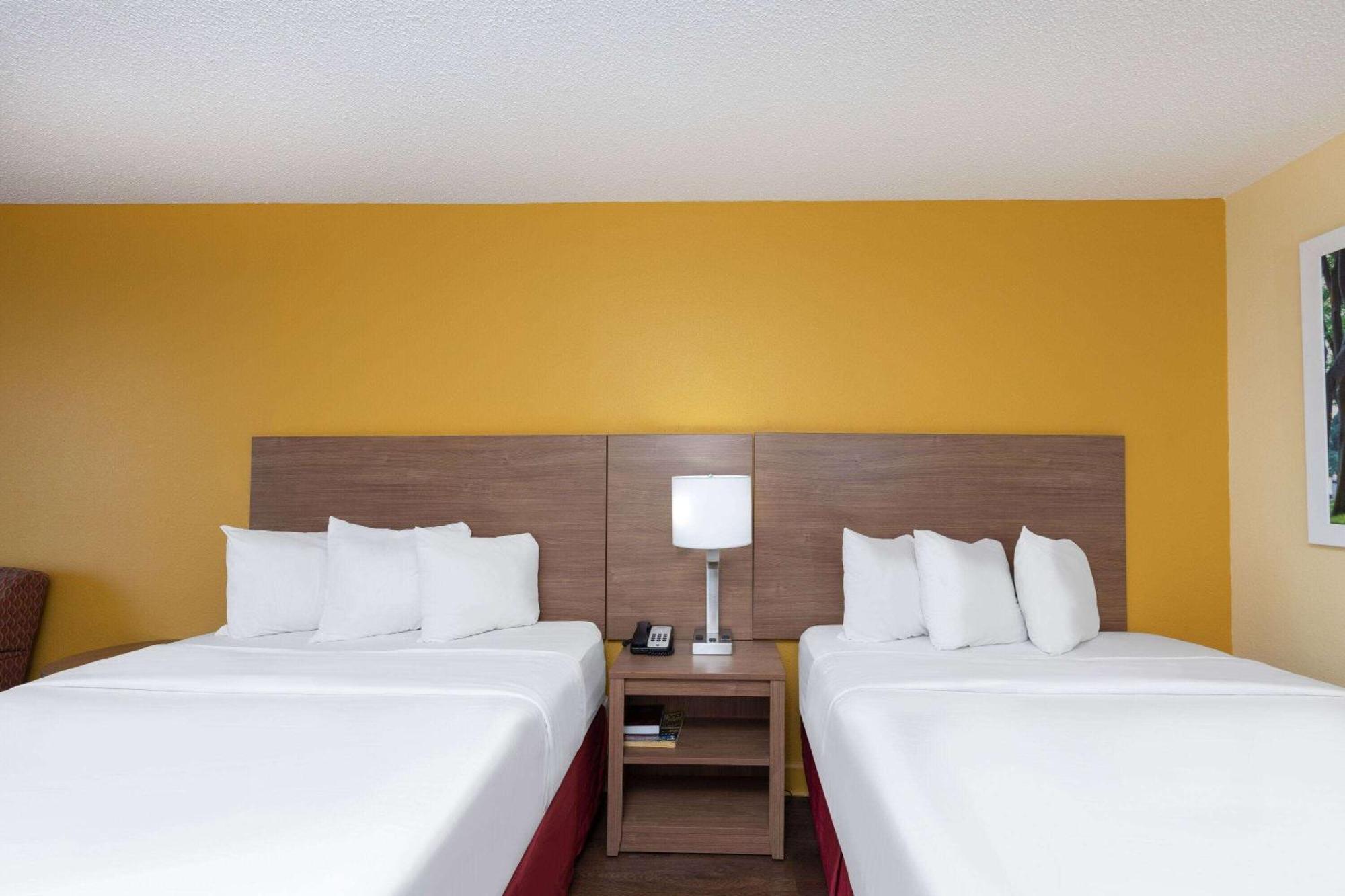 Motel Days By Wyndham Florence/i-95 North
