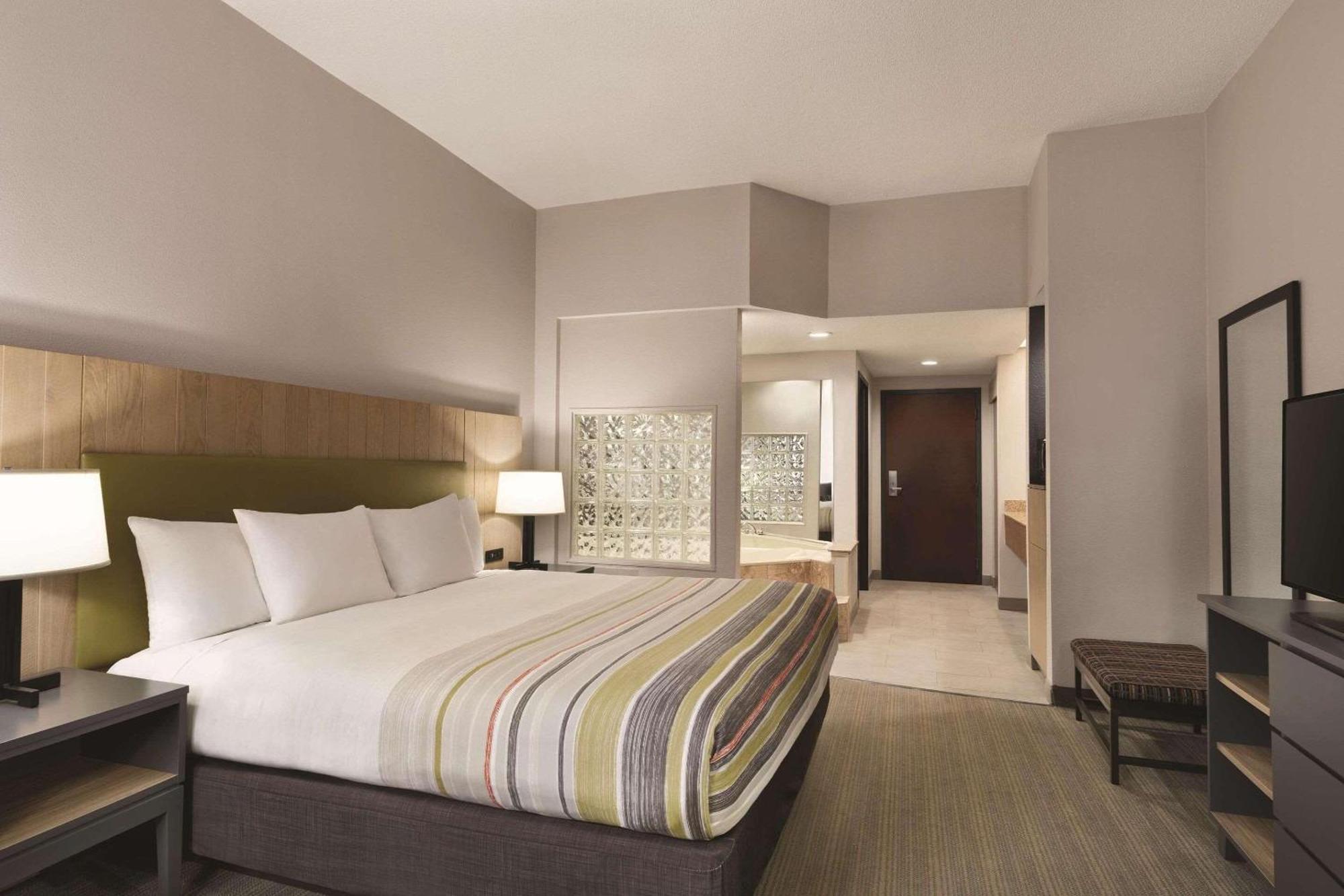 Country & By Radisson, Florence, Sc 3*