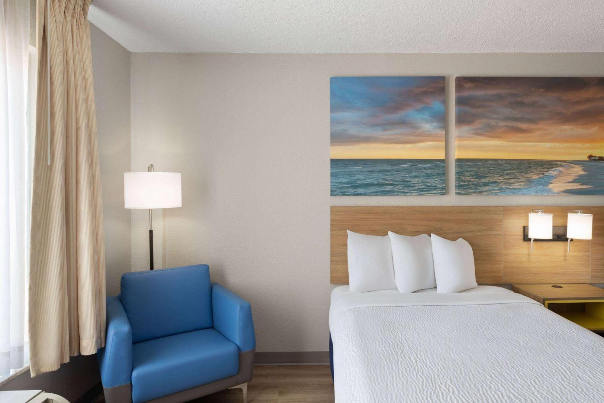 Days By Wyndham Near Civic Center Otel Florence