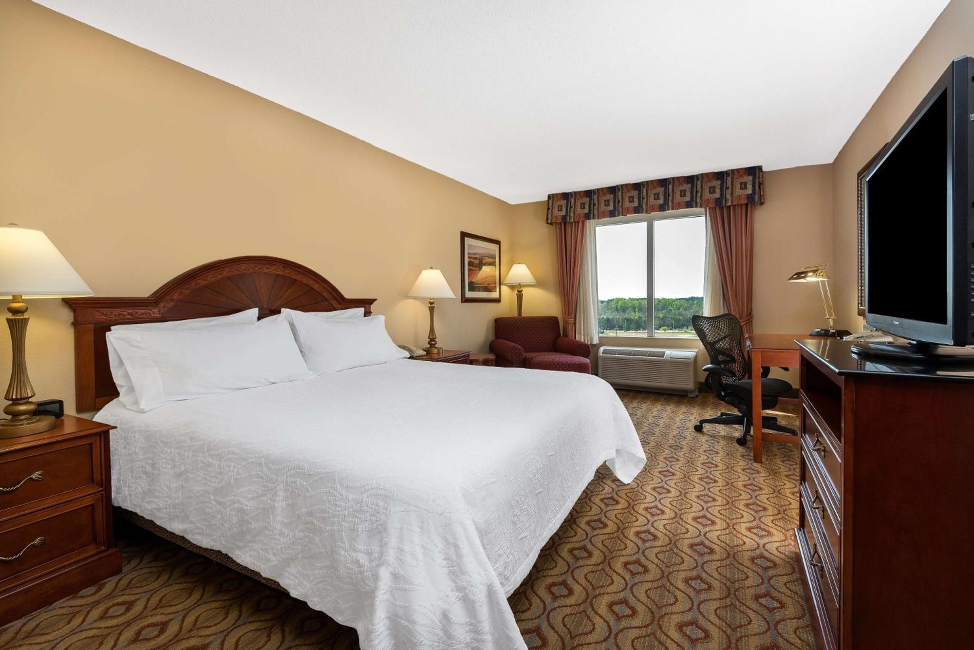 Hilton Garden Hotel 3*