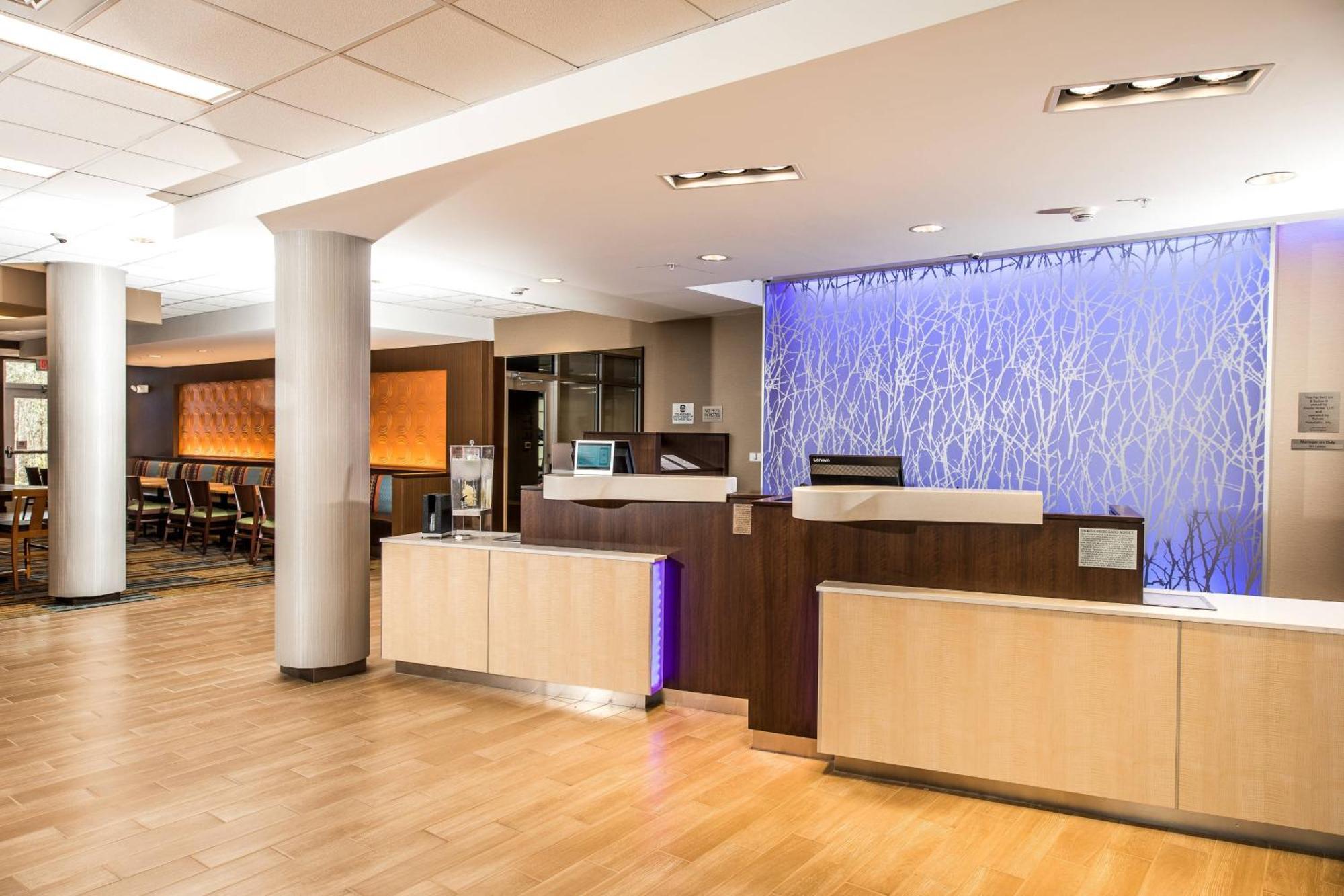 Hotel Fairfield & By Marriott I-20 Florence