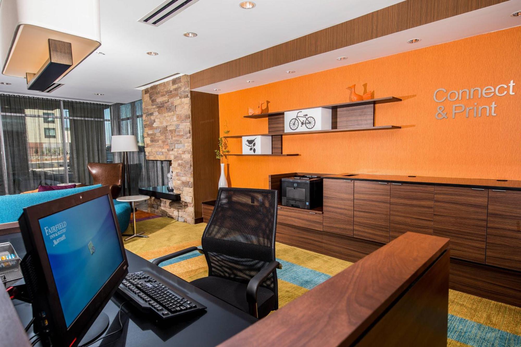 Hotel Fairfield & By Marriott I-20