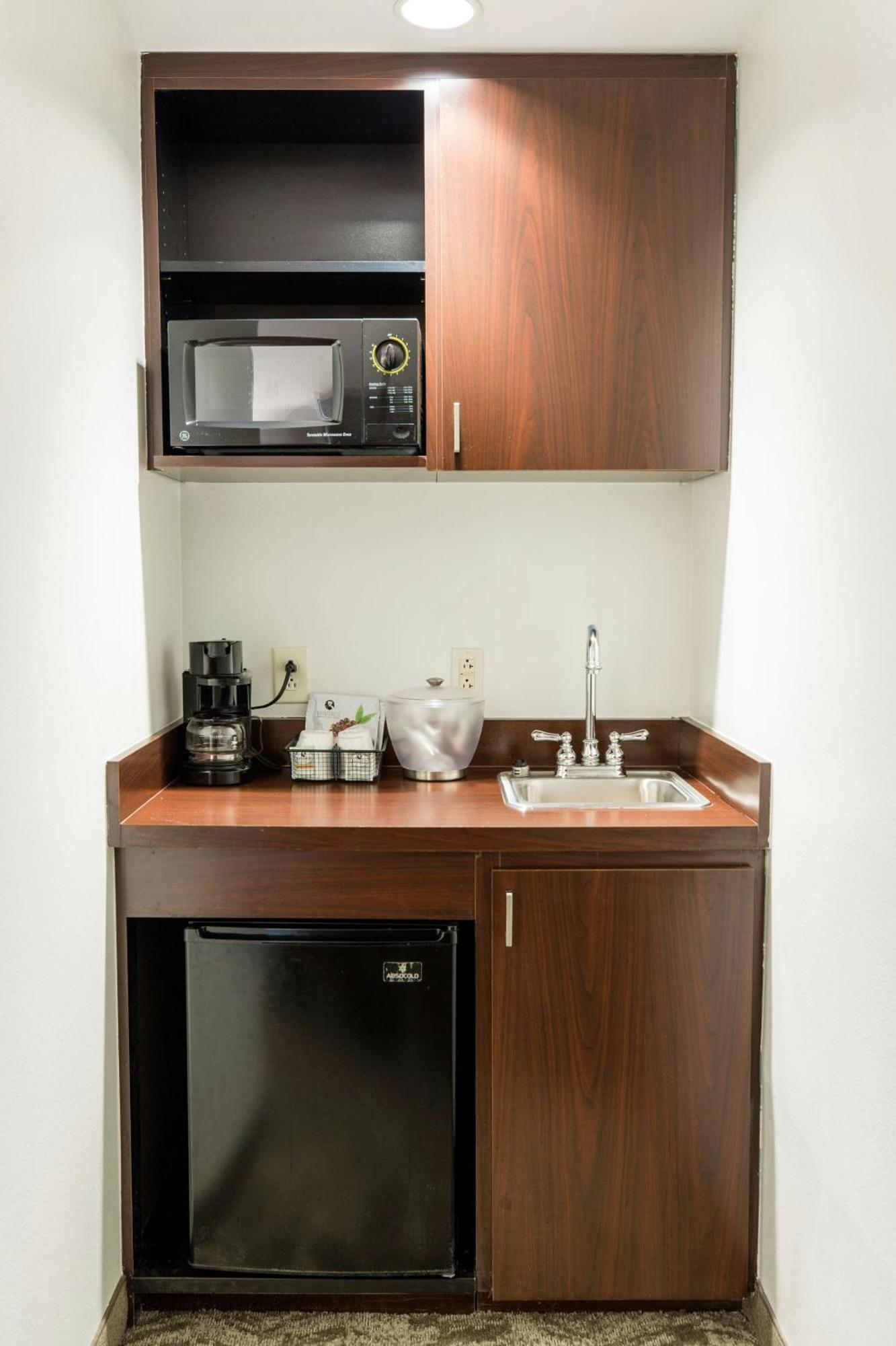 Springhill Hotel 3*