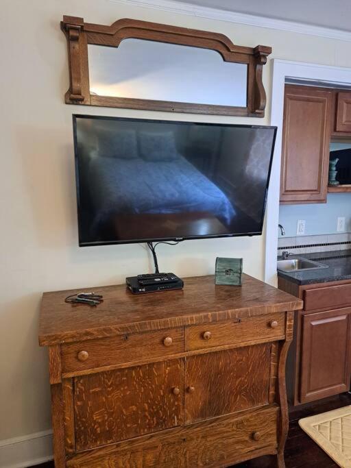 Magnolia Place On Main Apartment