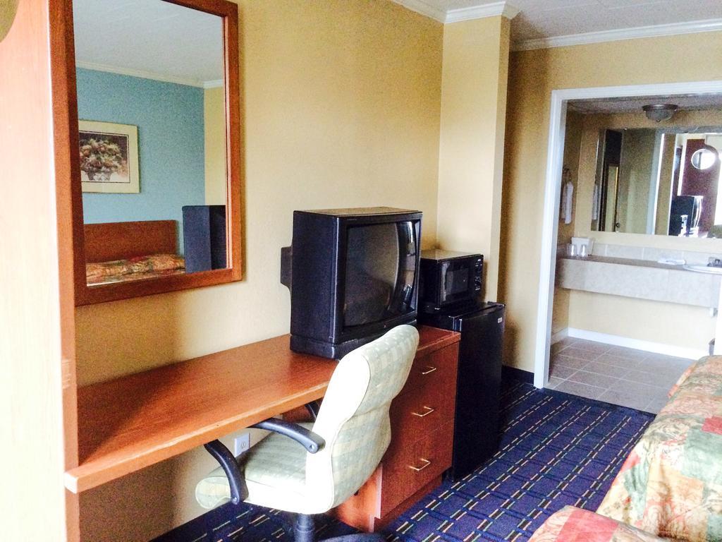 6 Historic Downtown Hotel 2*