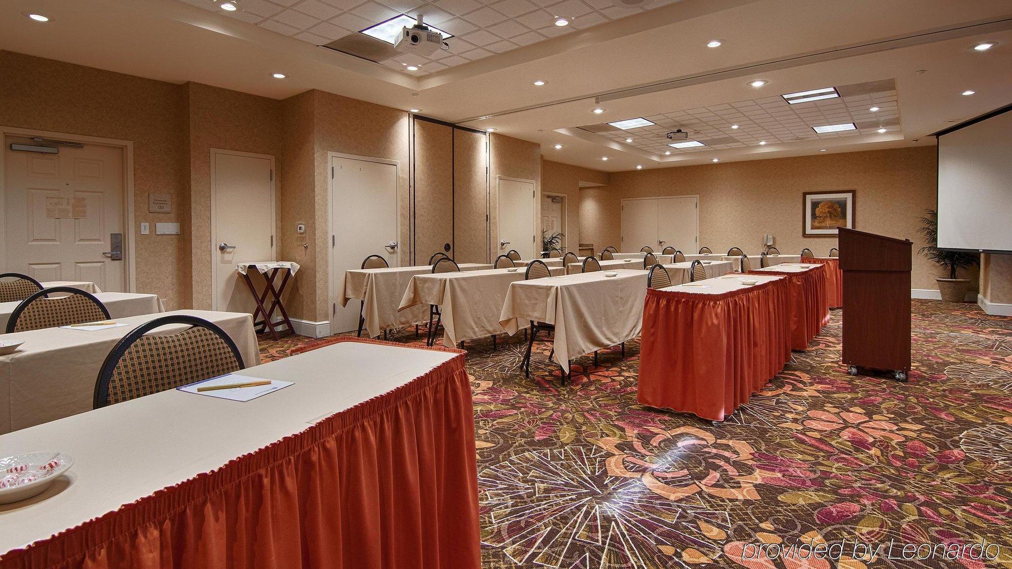 Hilton Garden Hotel 3*