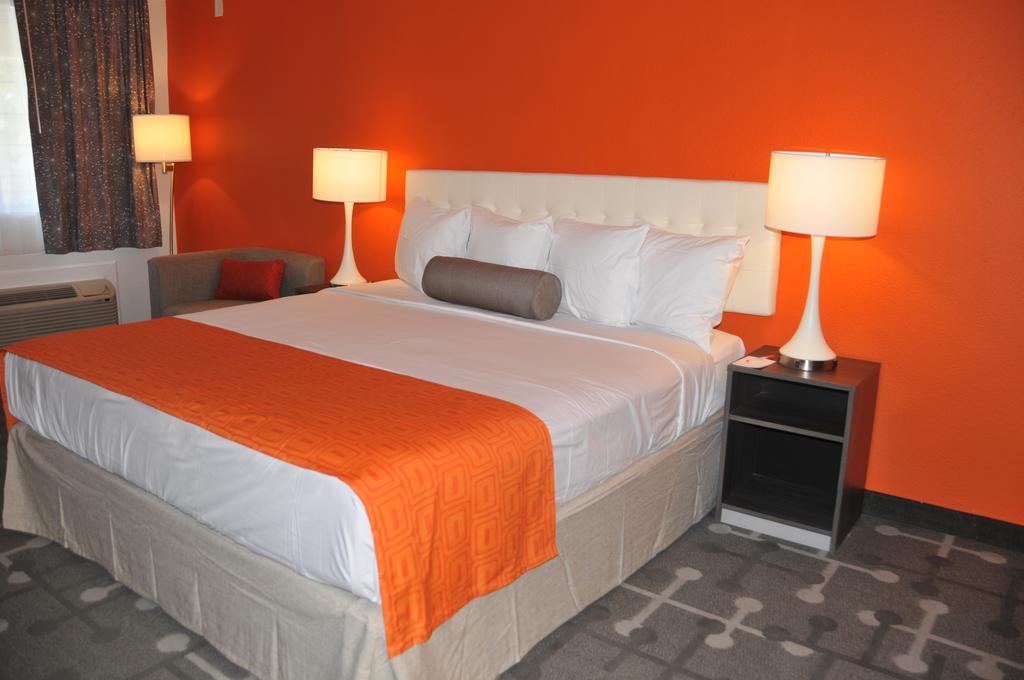 Howard Johnson By Wyndham Hotel
