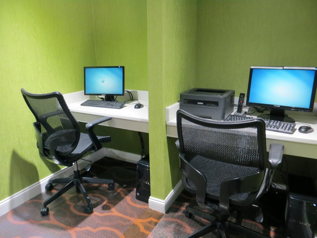 Baymont & Hotel 2*