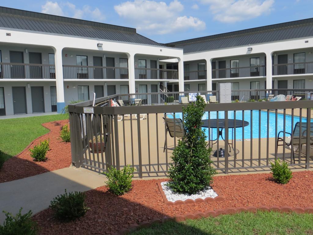 Hotel Baymont & 2*