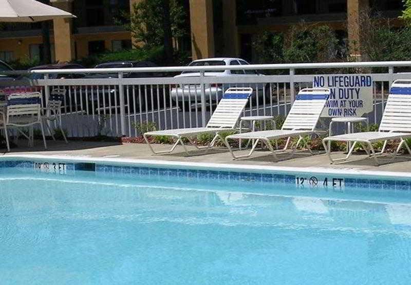 Otel Days By Wyndham Near Civic Center 3*