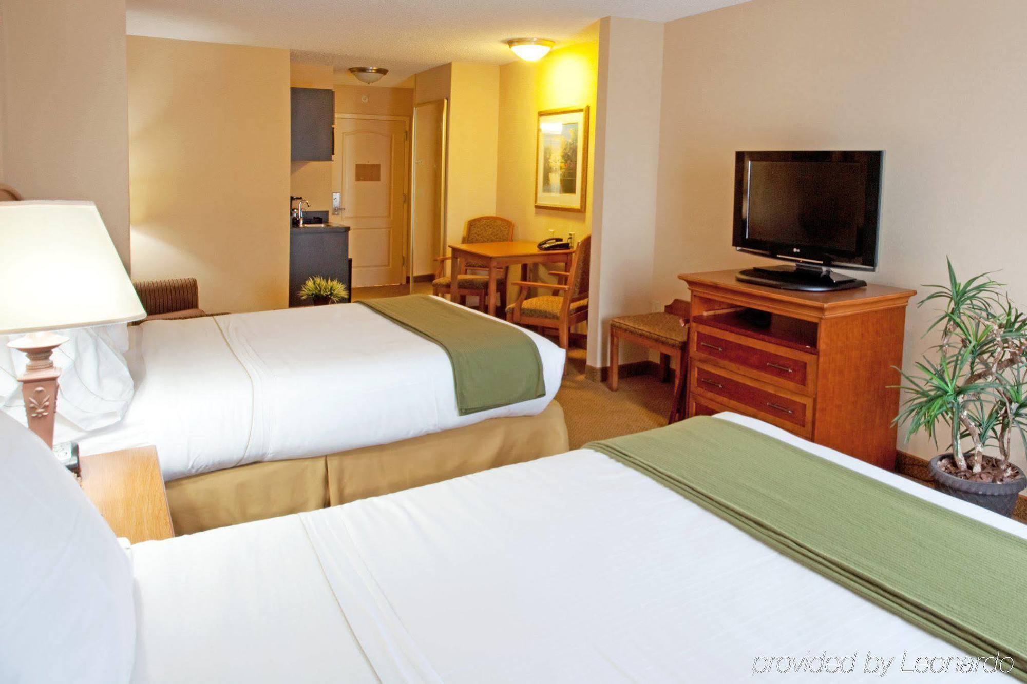Express & I-95 & I-20 Civic Ctr By Ihg Hotel