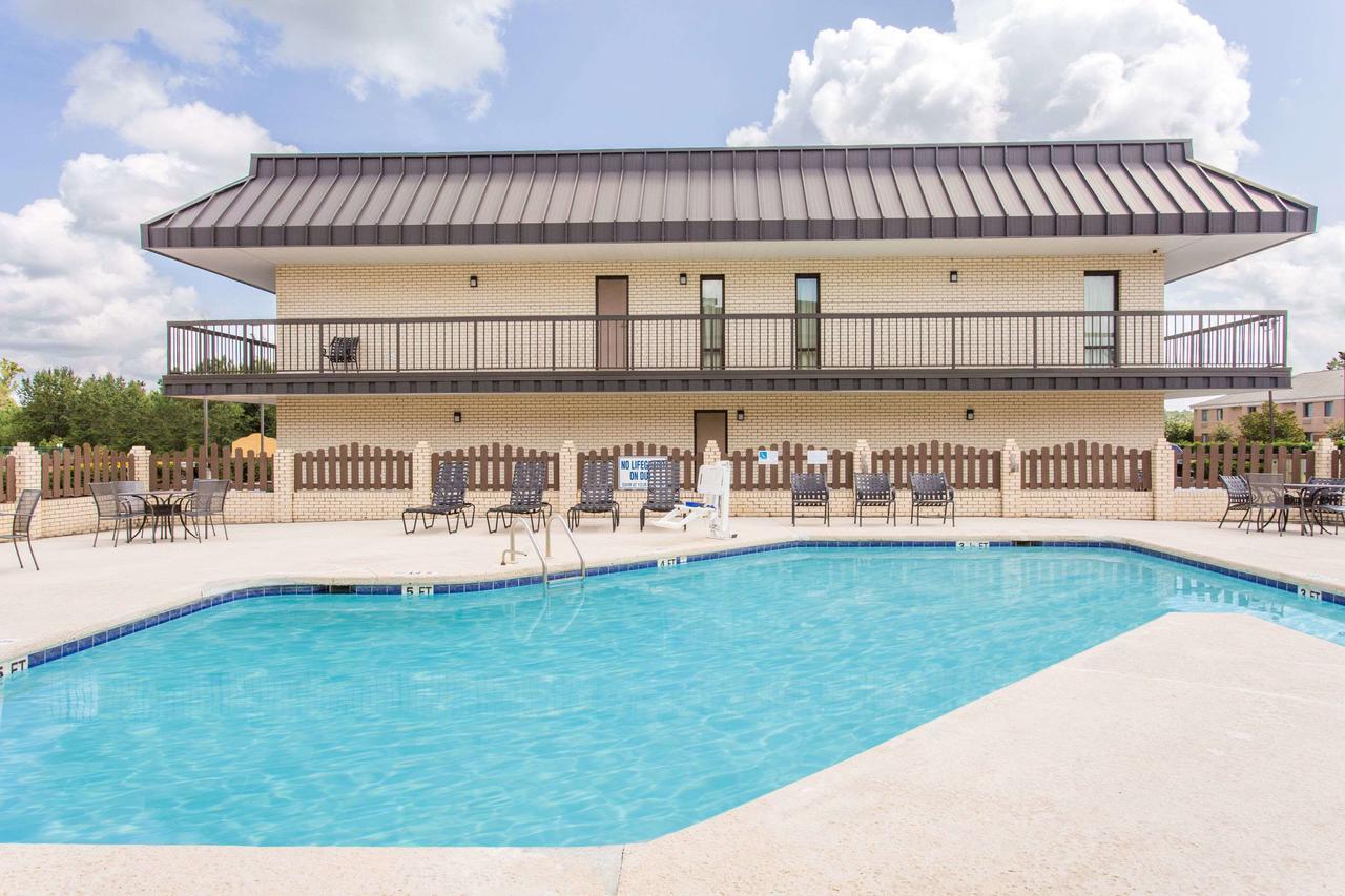 Days By Wyndham Florence/i-95 North Motel