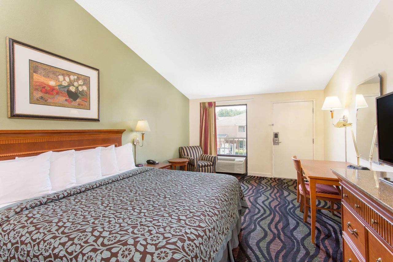 Days By Wyndham Florence/i-95 North Motel