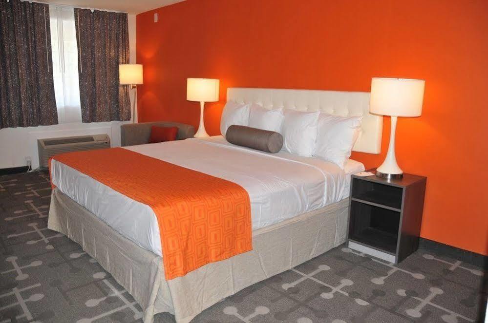 Howard Johnson By Wyndham Hotel