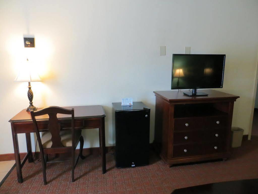 Baymont & Hotel Florence