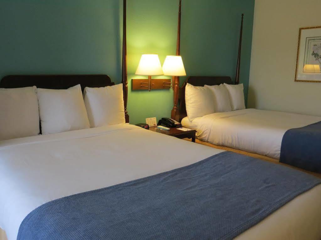 Hotel Baymont & 2*