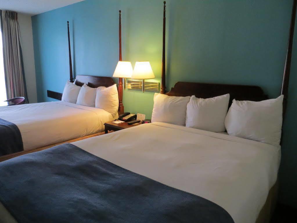 Hotel Baymont &