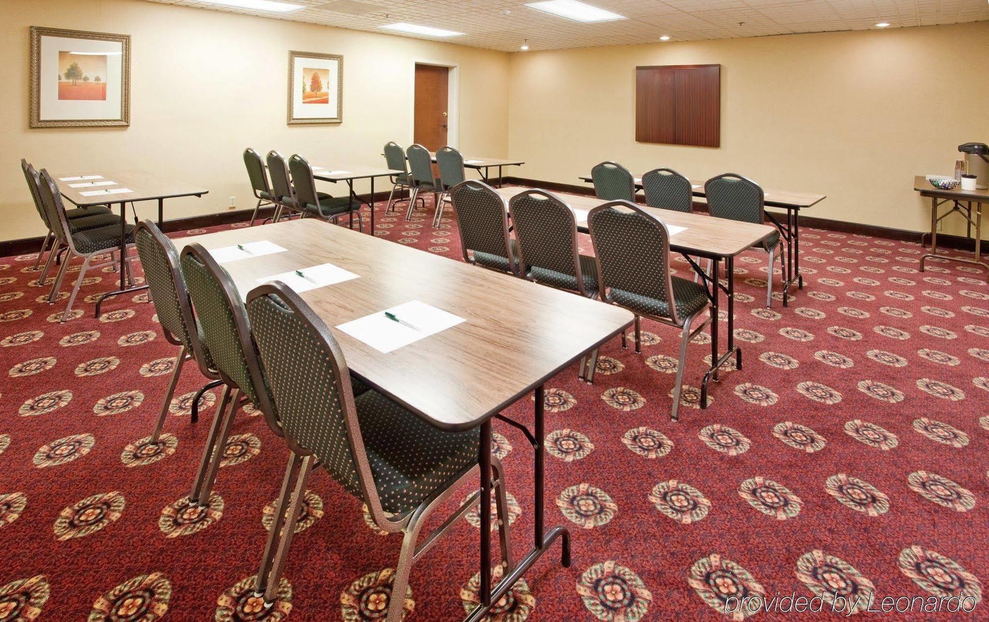 Country & By Radisson, Florence, Sc