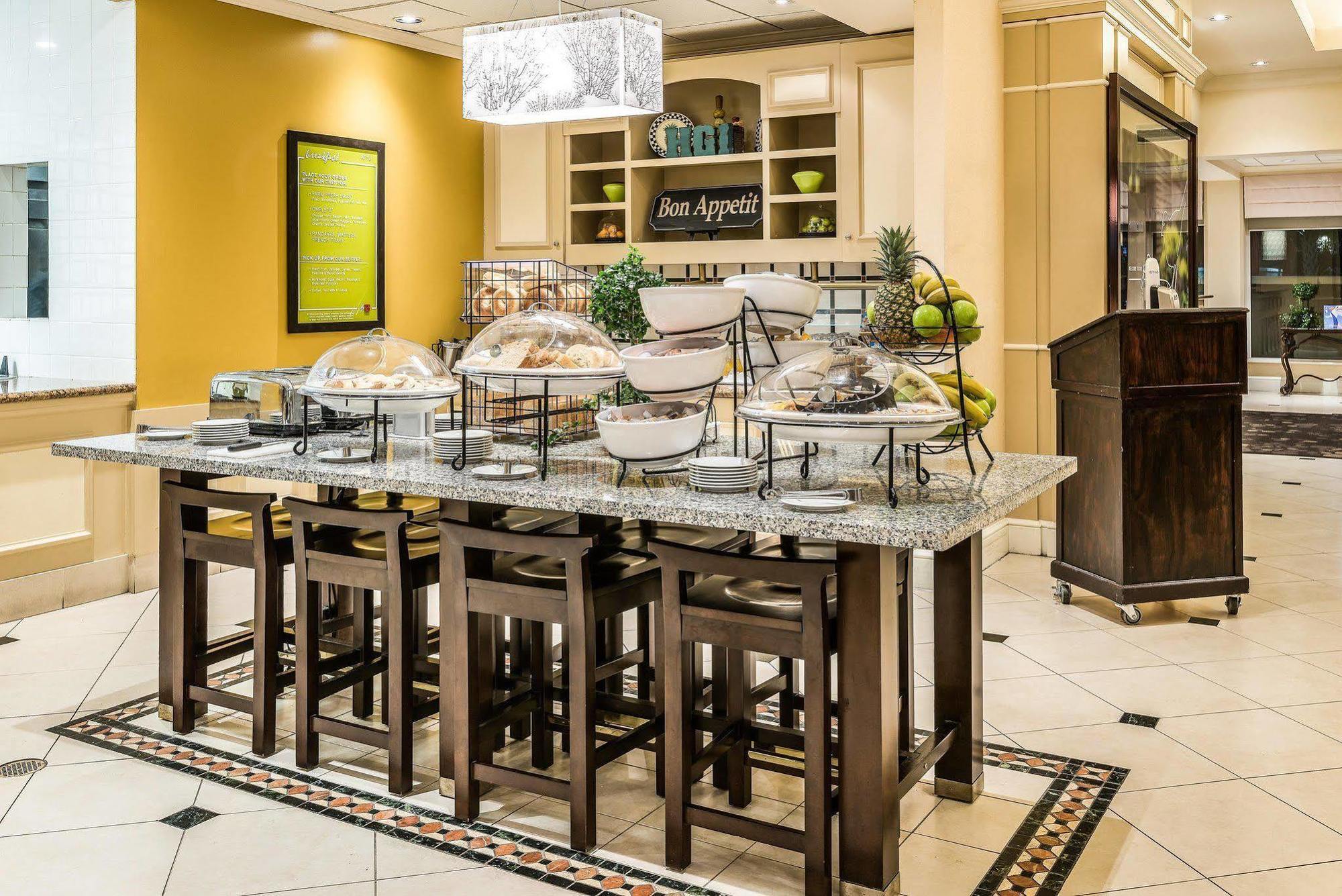 Hilton Garden Hotel 3*
