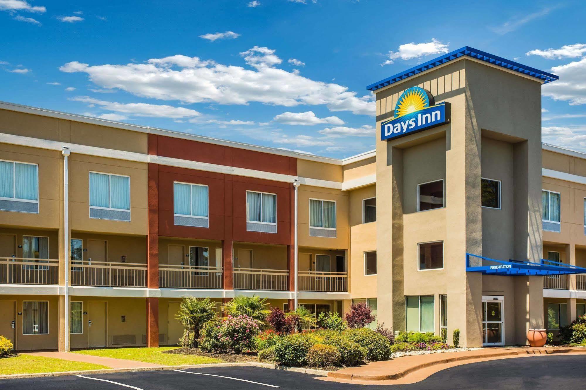 Otel Days By Wyndham Near Civic Center