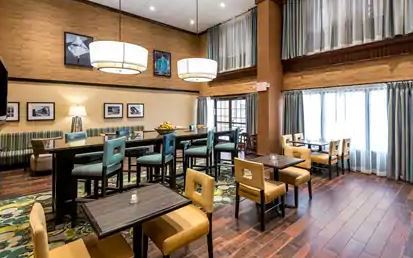 Hampton & Center Hotel 3*