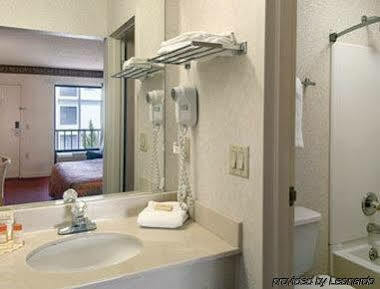 Days By Wyndham Florence/i-95 North Motel 2*