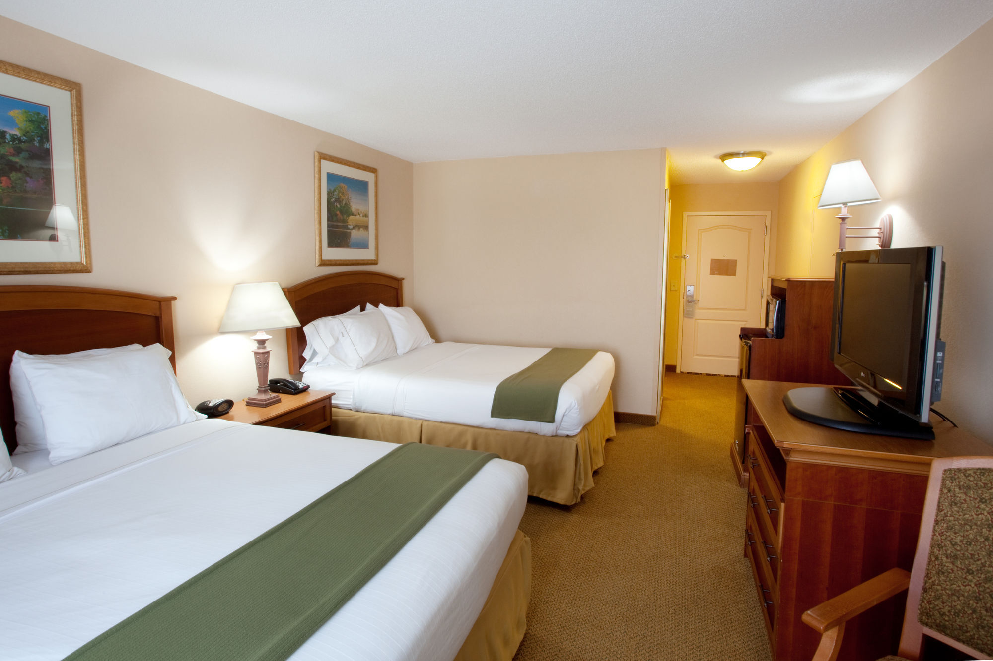 Express & I-95 & I-20 Civic Ctr By Ihg Hotel 3*