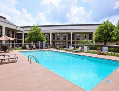 Hotel Baymont &