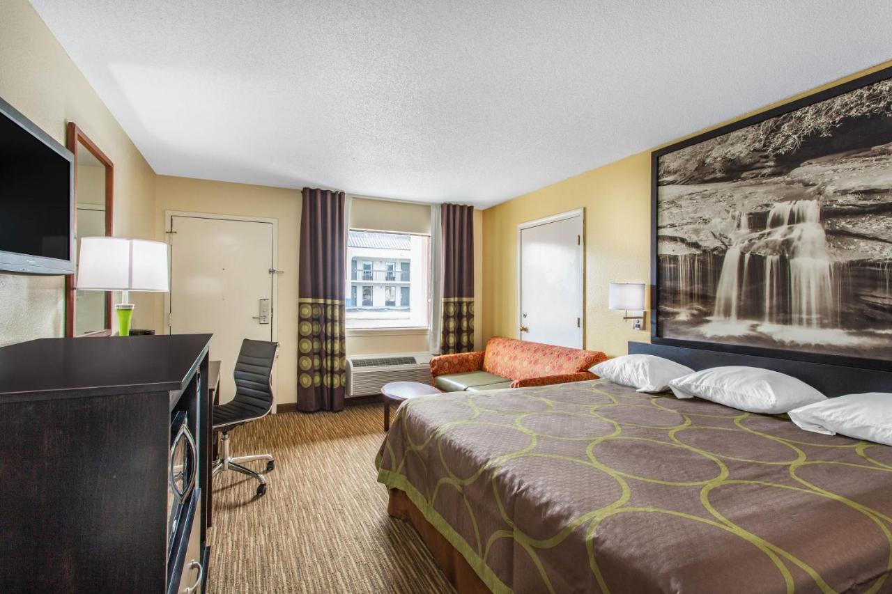 Hotel Super 8 By Wyndham 2*