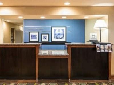 Hampton & Center Hotel