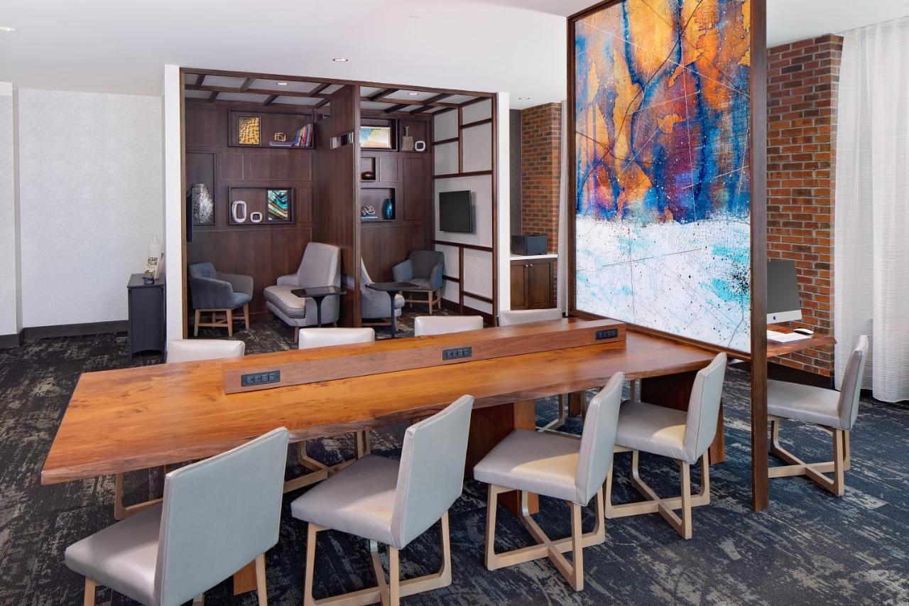 Hyatt Place Downtown 3*