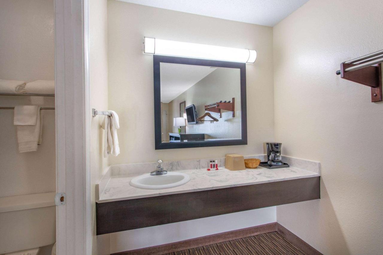 Super 8 By Wyndham Hotel Florence